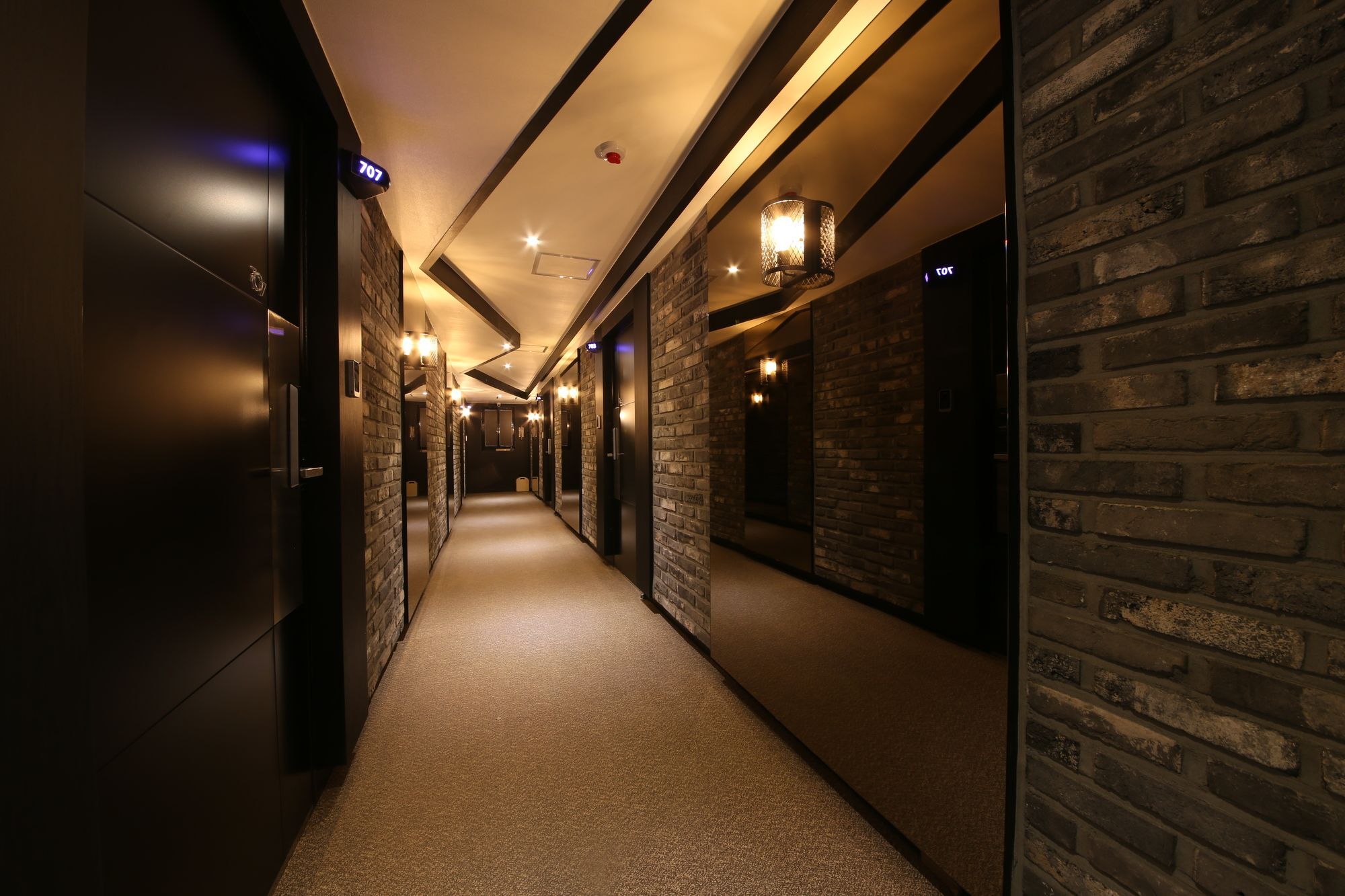 Hotel Almond Gupo Station Busan