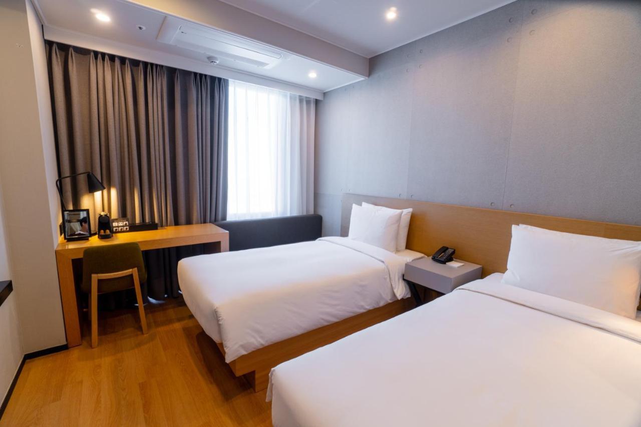 Hotel Golden Tulip Haeundae & 4*