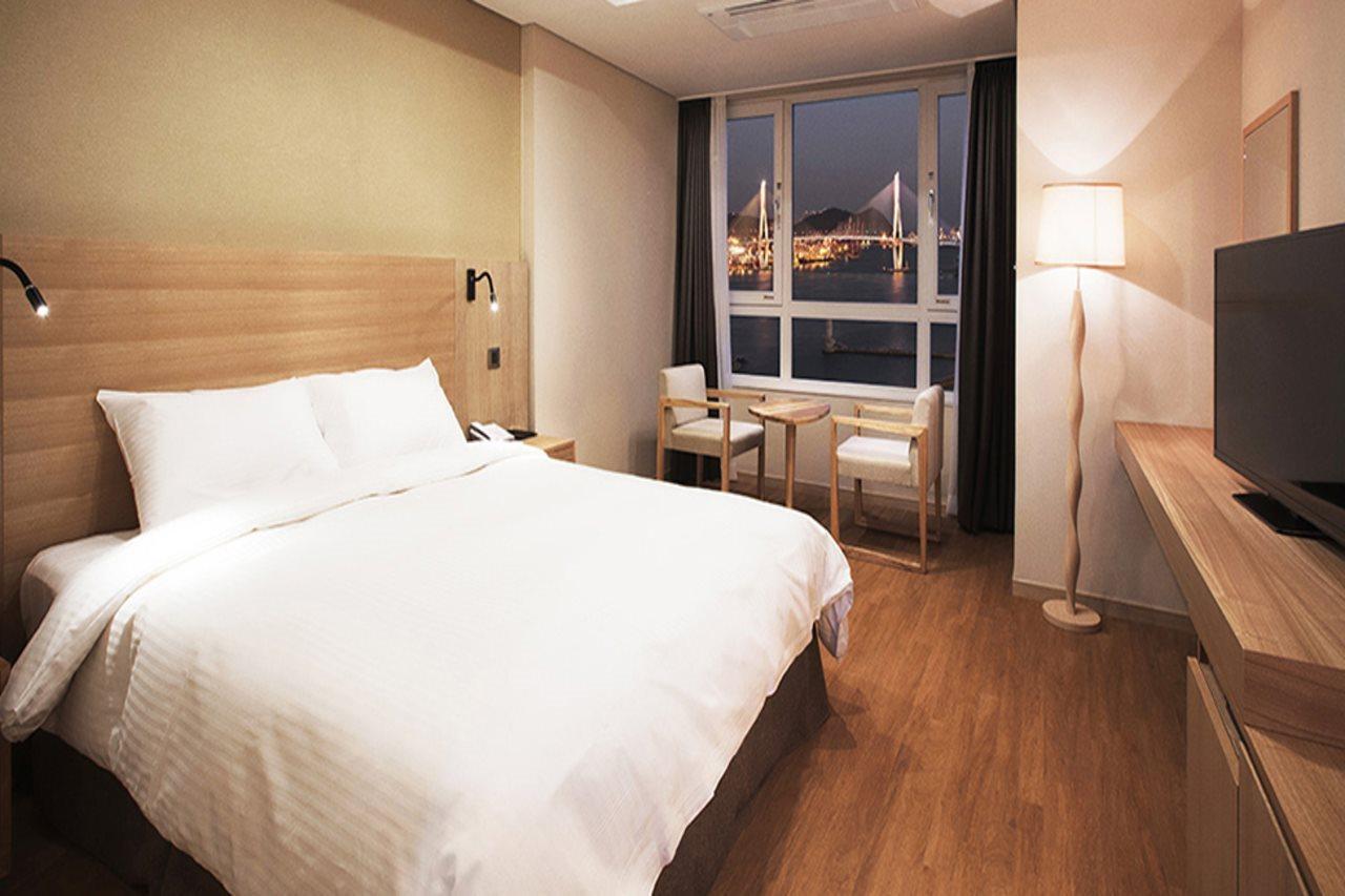 Hotel Crown Harbor