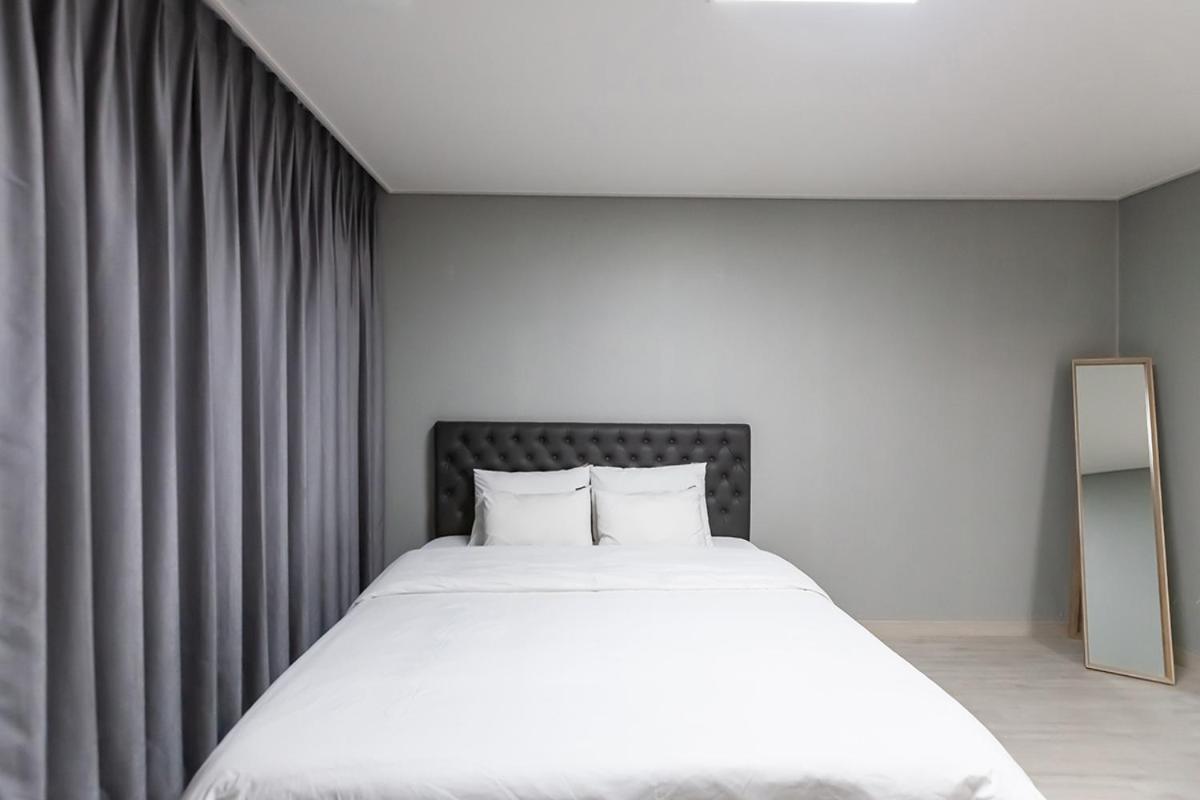 Seomyeon Brown-dot Gold Hotel