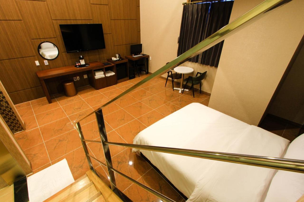 The King Hotel 2*