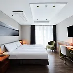 Felix By Stx Hotel & Suite