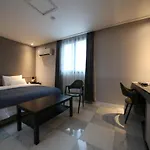 Neulbo Hotel