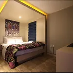 9St Traveltel