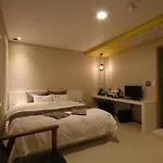 Hotel Gem