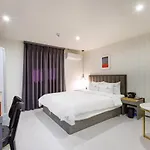 Brown-Dot Hotel Minam