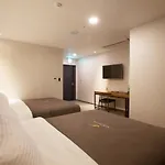 Gnb Hotel