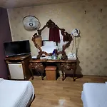 Monaco Motel