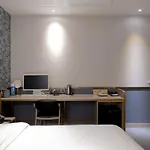 Hound Hotel Seomyeon-Beomcheon