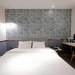 Hound Hotel Seomyeon-Beomcheon