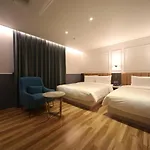 H Avenue Hotel Minam