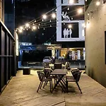 Canvas Black Guesthouse
