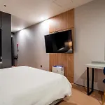 Gray 193 Hotel