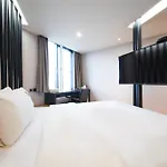 Bon Hotel Business