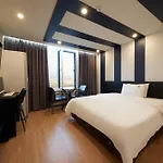 Bon Hotel Business