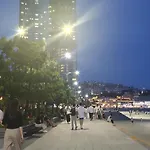 Haeundai Beach 1 Cho