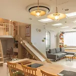 Pupu House