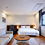 Blanc Business Hotel