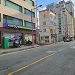 Busan Subway 6Min #2 Rooms #2 Queen Beds #Hotel Bedding #Ott #Table#1St Floor