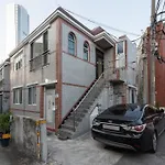 New Open - Walking Distance To Seomyeon, Max 6Pax, Three Rooms, 1 Complimentary Parking
