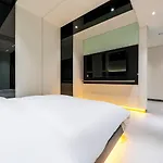 Reina Hotel