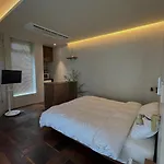 Frame Inn