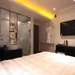 Seven Motel