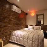 Seven Motel