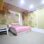M&W Motel