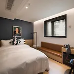 No 25 Signature Centum
