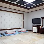 Plus Motel
