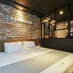 Mu Motel
