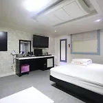 Santape Motel