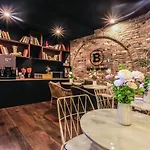 Brown-Dot Hotel Yangjeong