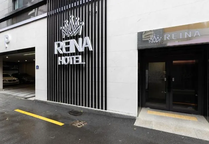 Reina Hotel