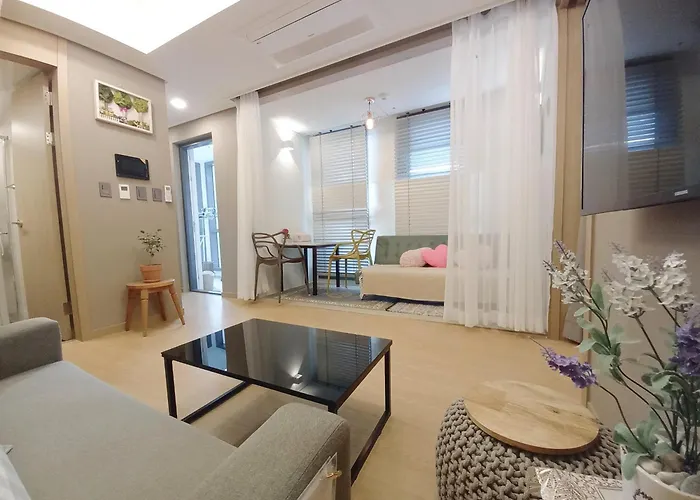 해운대호텔 Haeundae Beach Haeundae Hotel 해변가 Haeundae Subway Station