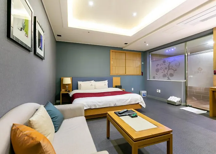 Ib Hotel