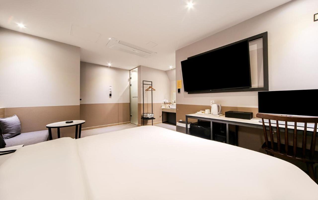 Nampo Button Motel Busan