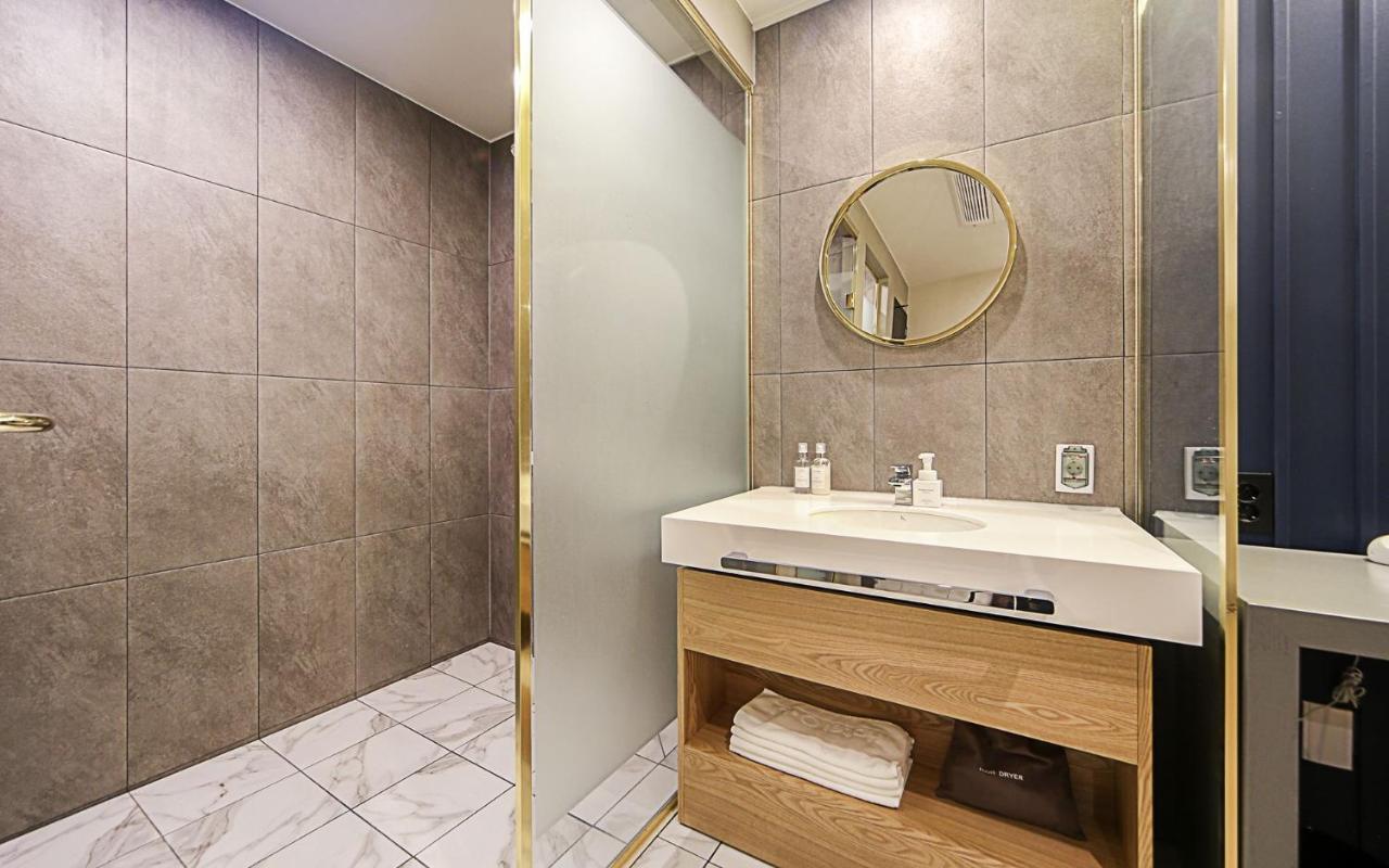 Ou Hotel