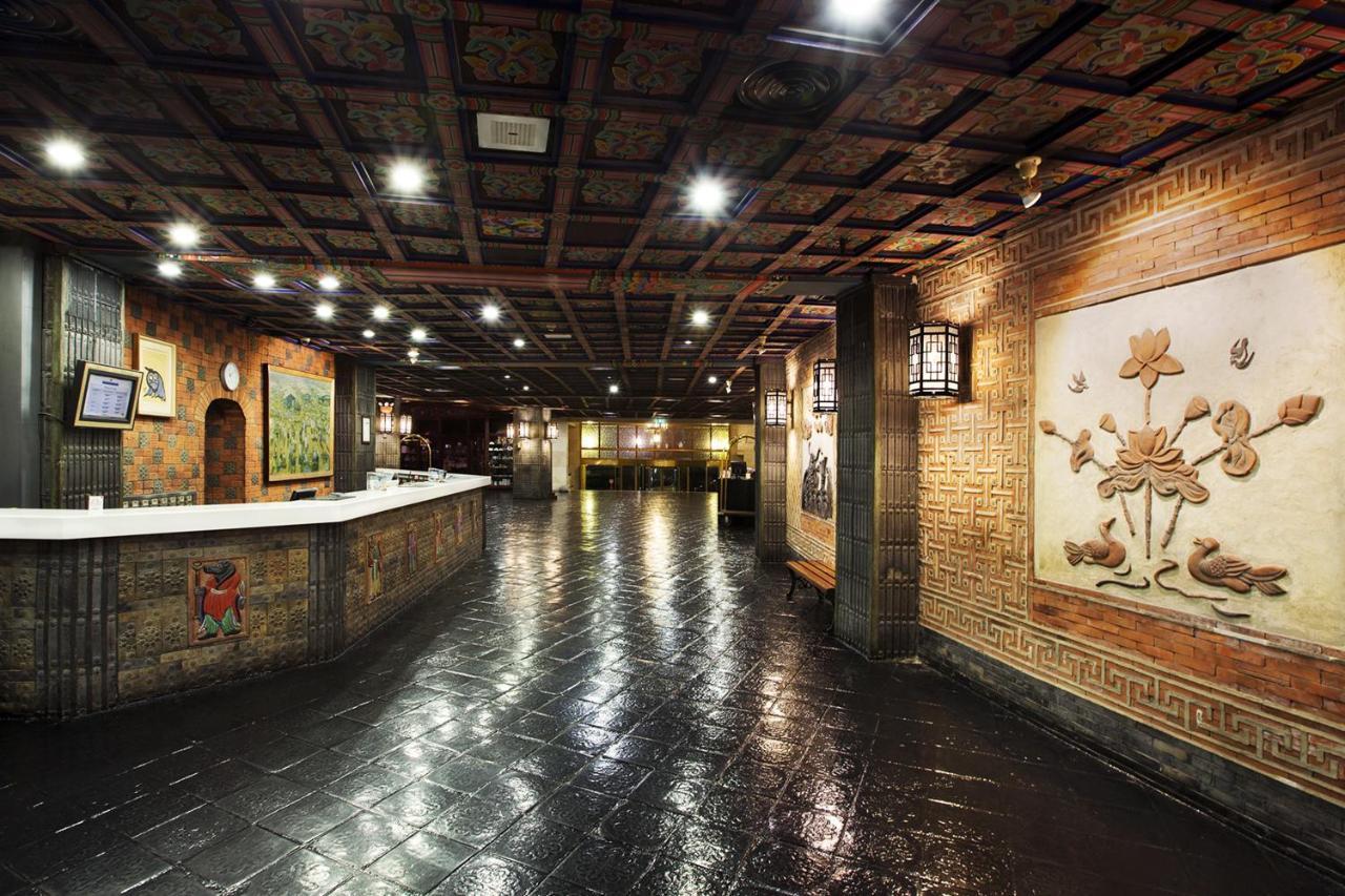 Commodore Hotel 4*