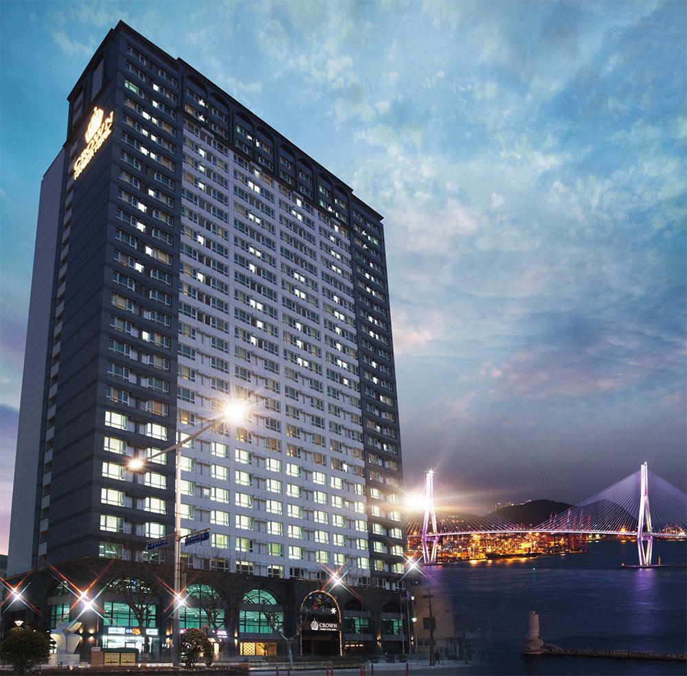 Crown Harbor