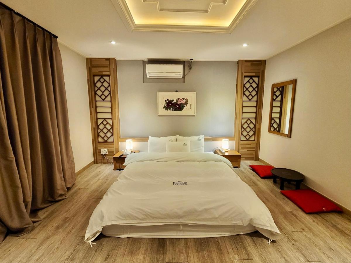 Bricks Haeundae Motel