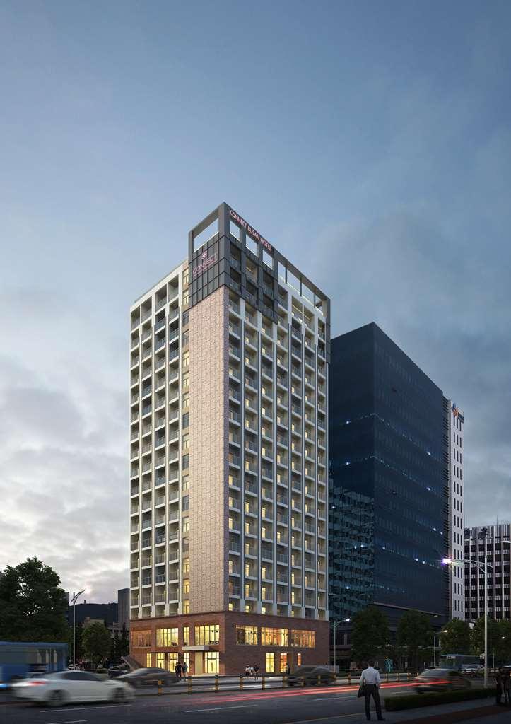 Hotel Connect & *