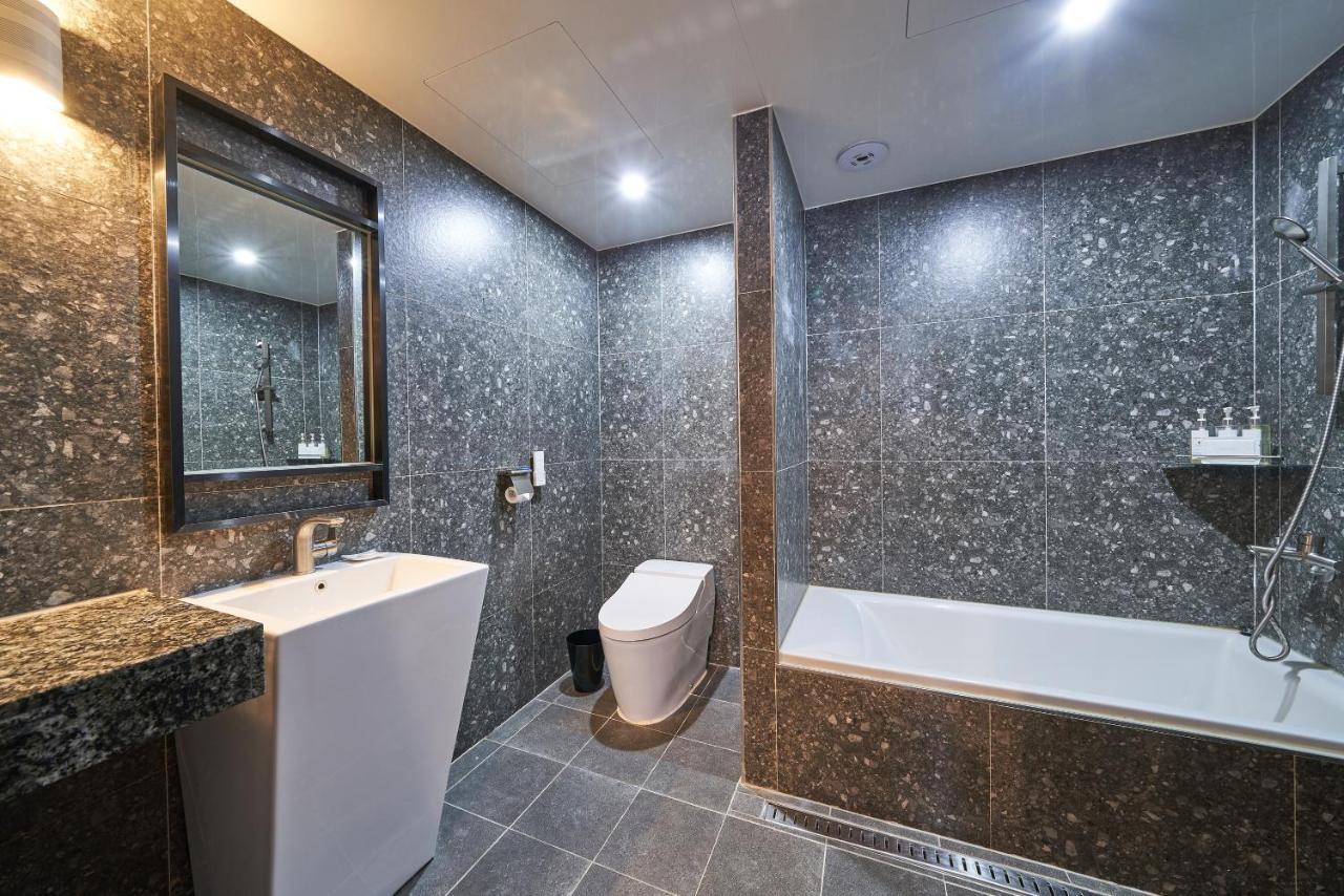 Bon Business Hotel 2*
