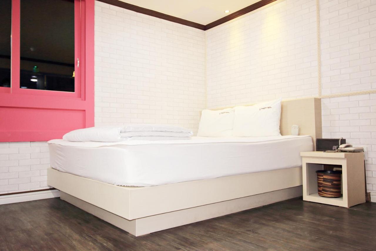 9st Traveltel 2*