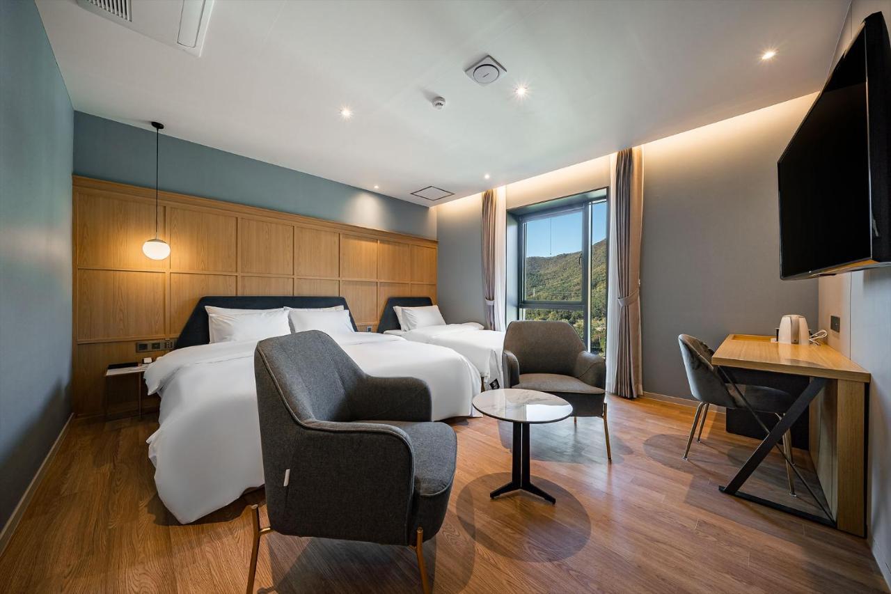 Brown Dot Signature Hotel 3*