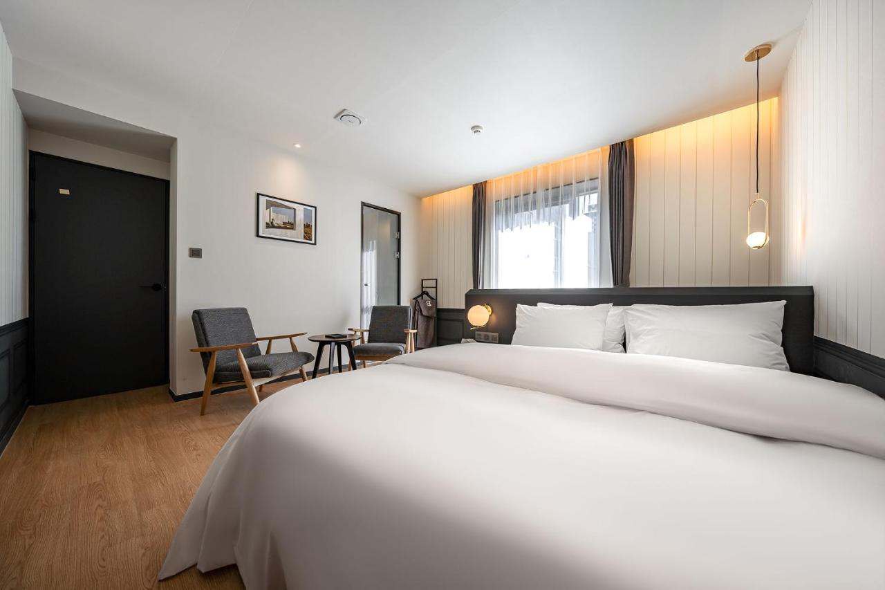 Brown Dot Signature Hotel 3*