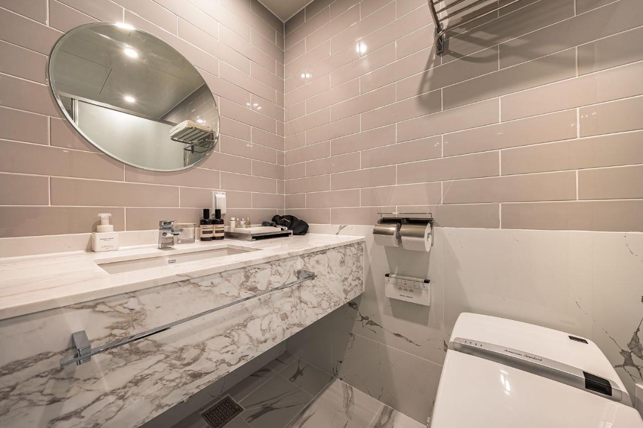Brown Dot Signature Hotel 3*