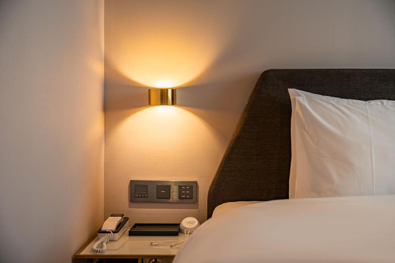 Hotel Brown Dot Signature 3*