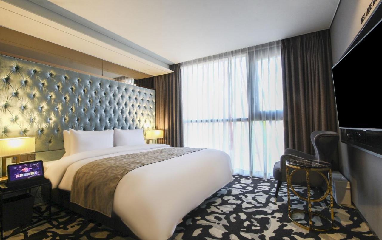 Hotel Louis Hamilton West